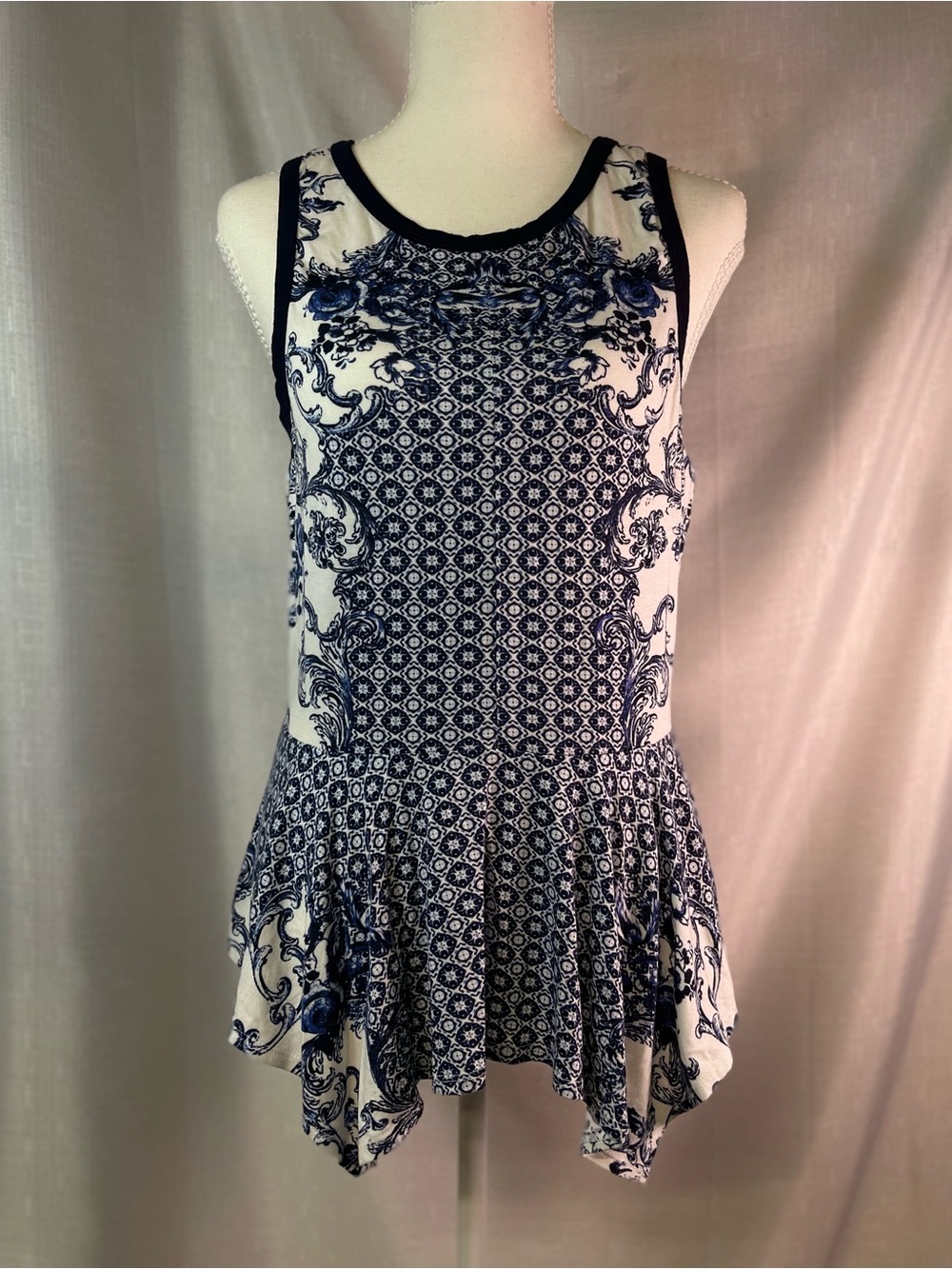 Karen Kane Navy and White Printed Scoop Neck Top
